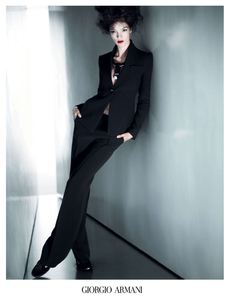 386898606_Mert__Marcus_Giorgio_Armani_Fall_Winter_13_14_03.thumb.png.0f8d05759e92fc45b35229e1381c6cad.png