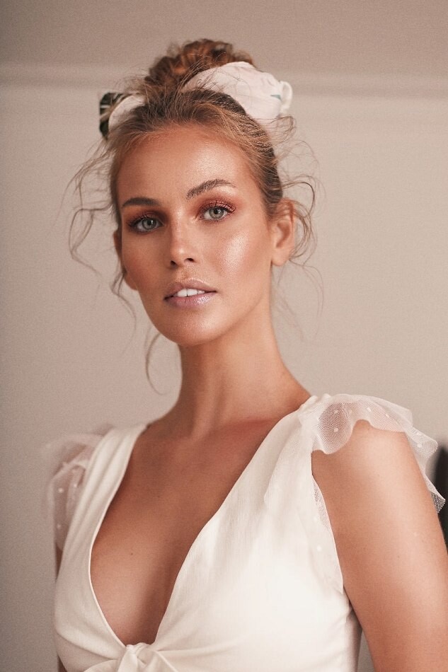 https://www.bellazon.com/main/uploads/monthly_2019_04/543273275_VernicaAssis25.jpg.38fc826fbf44b0ccb40f1cc40608b6f8.jpg