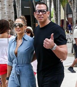         jlo210419BZNimage114.jpg