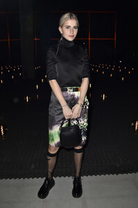 Caroline+Daur+Prada+Arrivals+Front+Row+Milan+Chp5A8MgMkFl.jpg
