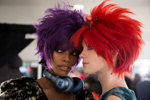 666773378_anna-sui-bks-m-rf19-3482(1).thumb.jpg.b3d034254c3b35cb0dadd912d50cdcaf.jpg