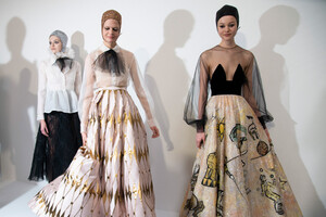 720412194_dior-hc-bks-v-rs19-7617(1).thumb.jpg.63c9a6e12dbf74715c3fddff8082861f.jpg