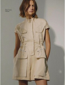 Elle Espana 04.2019_downmagaz.com-page-027.jpg