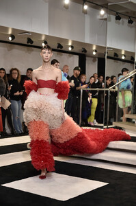 796798470_TomoKoizumiRunwayFebruary2019NewYorkjfPGVjwBl04x.thumb.jpg.dcba37ef218d4630b1224a7481d9ff88.jpg
