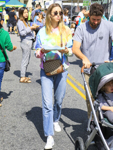 Whitney+Port+Whitney+Port+Farmers+Market+Iin+CF5SqwzwZVex.jpg