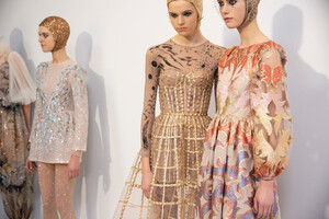 897373059_dior-hc-bks-v-rs19-7555(1).thumb.jpg.61e145d68b958a779bf5ed088822f111.jpg