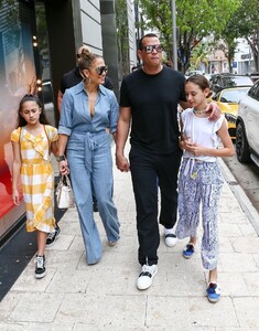        jlo210419BZNimage122.jpg