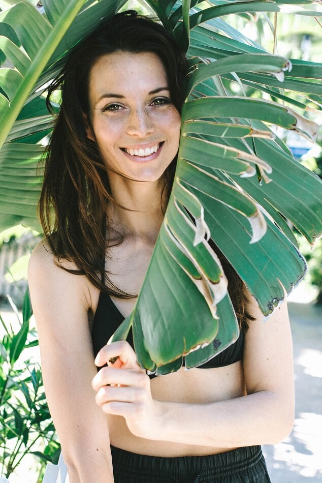 https://www.bellazon.com/main/uploads/monthly_2019_04/973002444_VeronikaWeiss_22.jpg.7e5bf9b7fa12f187d421855297fef168.jpg