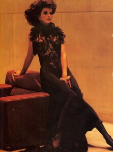 Boman_Vogue_US_November_1983_08.thumb.jpg.07d4a182fad1e6ef380935baa83f7d48.jpg