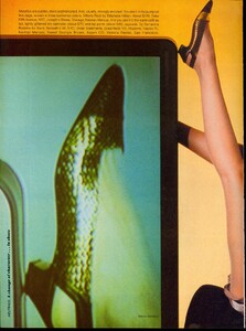 Giaviano_Vogue_US_March_1982_03.thumb.jpg.07dd75f6d45fa85e4975ae0185bc81e9.jpg