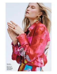 Grazia490-page-004.jpg