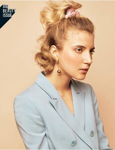 Grazia_4.4.19-page-001.jpg