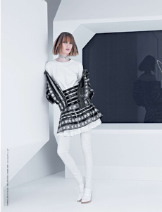 Lagerfeld_Chanel_Fall_Winter_13_14_03.thumb.png.3aced7a020cb437c88601112e36b0b55.png