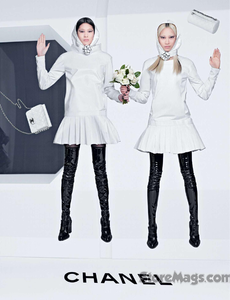 Lagerfeld_Chanel_Fall_Winter_13_14_04.thumb.png.ac2053107233cda79820e56051dc3aa6.png