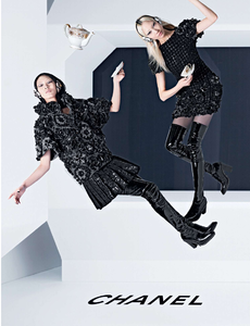 Lagerfeld_Chanel_Fall_Winter_13_14_05.thumb.png.5930d5e3c44f04b107760010aa2e9966.png