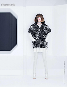 Lagerfeld_Chanel_Fall_Winter_13_14_06.thumb.png.49fd3e0b2a018b5a076e1ee1c514b808.png