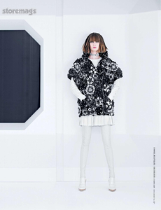 Lagerfeld_Chanel_Fall_Winter_13_14_06.thumb.png.5c521ee5dfff0c0725ae8624963224f9.png