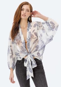 Lovestitch-Leaf-Printed-Kimono-Top-3_2048x2048.jpg