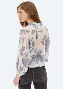 Lovestitch-Leaf-Printed-Kimono-Top-7_2048x2048.jpg