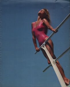 NYTMagUS090183Swimsuits02.thumb.jpg.883a4b99b354c70430dbafaff71462f2.jpg