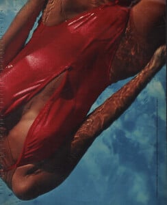 NYTMagUS090183Swimsuits04.thumb.jpg.3bc3f5ab2a968f9f83b2b65a3e09c429.jpg