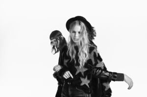 Saint-Laurent-Denim-2019-Campaign04.thumb.jpg.74eb072c826d6169327d0d46253dad12.jpg