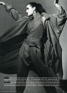 Stambler_Vogue_Germany_February_1985_06.thumb.jpg.5d9783398c74fbfd0fc15913123ad491.jpg