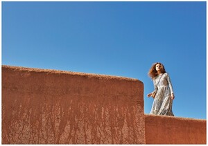 Stradivarius-Spring-Summer-2019-Campaign05.thumb.jpg.539f27728fe13d9a74e6bdf9e9050647.jpg