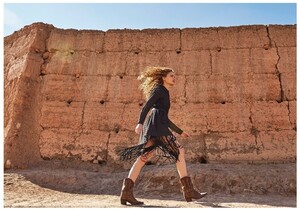 Stradivarius-Spring-Summer-2019-Campaign09.thumb.jpg.cf6bc314d67d79768391890a67d3c055.jpg