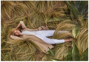 Stradivarius-Spring-Summer-2019-Campaign11.thumb.jpg.becee605b4ca0eaa754dadb41c6cfbaf.jpg