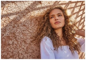 Stradivarius-Spring-Summer-2019-Campaign14.thumb.jpg.bd1b24c5c193d16ed0e1dfedf4984e4a.jpg