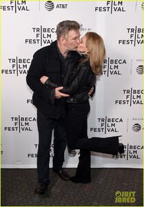 alec-hilaria-baldwin-tribeca-2019-01.jpg