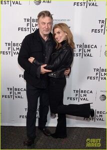 alec-hilaria-baldwin-tribeca-2019-05.jpg