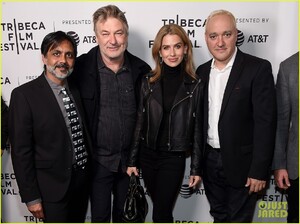 alec-hilaria-baldwin-tribeca-2019-08.jpg