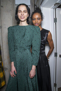 alexachung-bks-v-rf19-5949.thumb.jpg.f3f60234fa936adb37dcf3ff871aae64.jpg