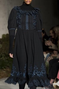 alexachung-clp-rf19-5856.thumb.jpg.76216f7984e94c566637922f7f0d3641.jpg
