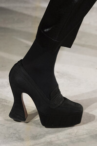 alexachung-clp-rf19-5998.thumb.jpg.d6c38bcf4bb4a397c271fa4afdab3828.jpg