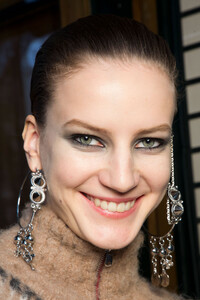 altuzarra-bks-g-rf19-0004.thumb.jpg.e54201625730ee8abd4e7e5ea5af6991.jpg