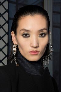 altuzarra-bks-g-rf19-0016.thumb.jpg.015e5cfabbc51a471ed07fafe286f362.jpg
