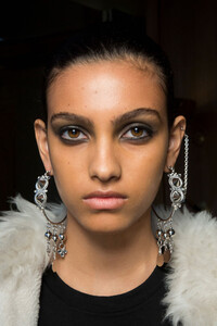 altuzarra-bks-g-rf19-9593.thumb.jpg.1db45a7ac405f570b9e778d4c0436145.jpg
