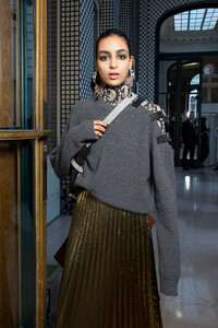 altuzarra-bks-g-rf19-9713.thumb.jpg.fc08071108f05aa80878112568a252bb.jpg