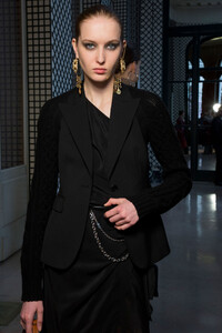 altuzarra-bks-g-rf19-9732.thumb.jpg.a87a9e9118247ccb2e65e8efe87e4a52.jpg