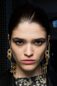 altuzarra-bks-g-rf19-9772.thumb.jpg.62a5c7f78053645891f946dab91311ed.jpg