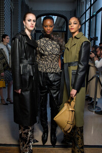 altuzarra-bks-g-rf19-9844.thumb.jpg.b5717f70b66fa498265644cb5d946b47.jpg