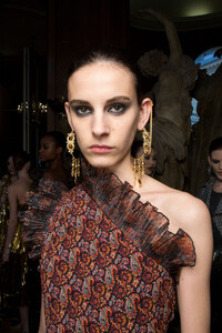 altuzarra-bks-g-rf19-9905.thumb.jpg.0ff33729b972af8fe0d8b2b446fd66dd.jpg
