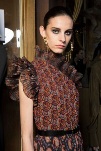 altuzarra-bks-g-rf19-9942.thumb.jpg.aaef6e6f6110a81d46f61d7799473276.jpg