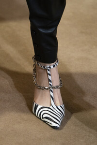 altuzarra-clp-rf19-0026.thumb.jpg.66d8bb9a311fc8ae5ca3cfbbfc4882f5.jpg