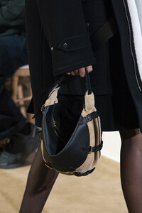 altuzarra-clp-rf19-0042.thumb.jpg.564377a08342b32d5e46e972aee8ea8b.jpg
