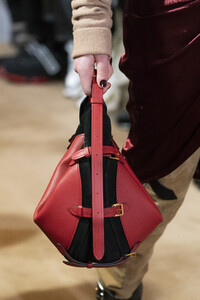 altuzarra-clp-rf19-0069.thumb.jpg.c74af6a1eb2cf84951ca25e1ef21009b.jpg