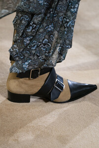 altuzarra-clp-rf19-0121.thumb.jpg.f67e11f73eb5b4656a420fc36a5d7f30.jpg
